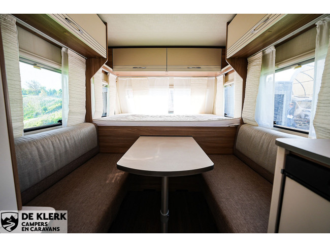 Bürstner PREMIO LIFE 490 TK Stapelbed vastbed foto: 10