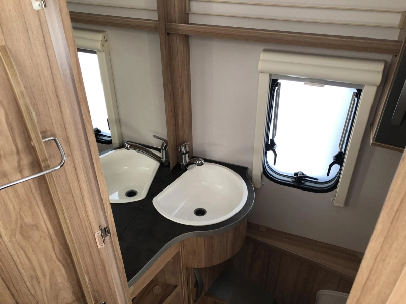 Eriba Feeling 470 I am for rent! photo: 11