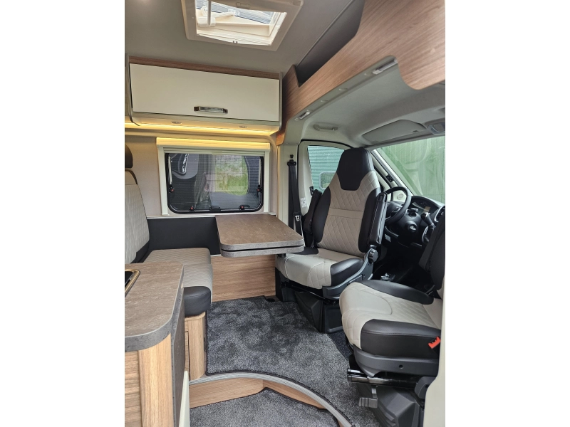 Weinsberg CaraBus 600 MQ Automatik Modell 2026 grau Foto: 7