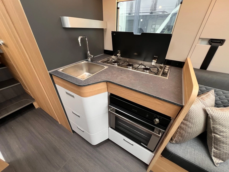 Adria Coral 670 DL 180PS AUT/NAVI/KAMERA Foto: 7