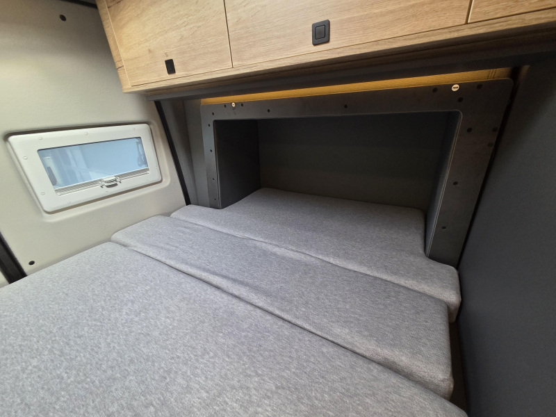 Clever Aventuro 600 4x4 Mercedes  foto: 20
