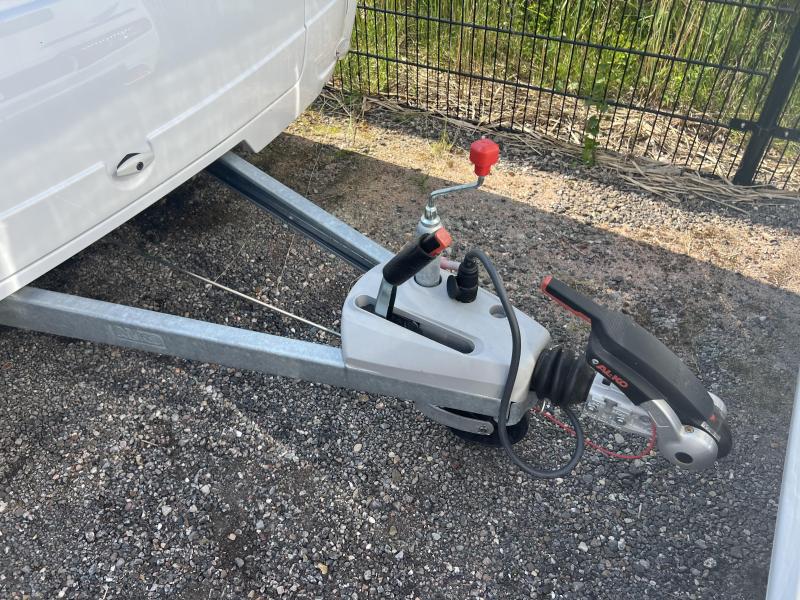 Bürstner Premio Plus 440 TK Met Isabella Ventura tent  foto: 17