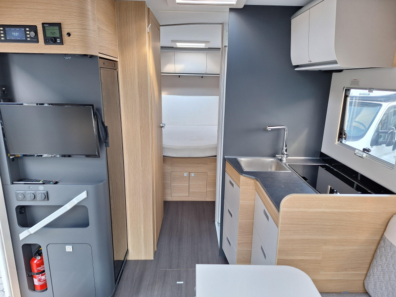 Adria Matrix Axess 650 DC QUEENSBED+FACE TO FACE  foto: 13