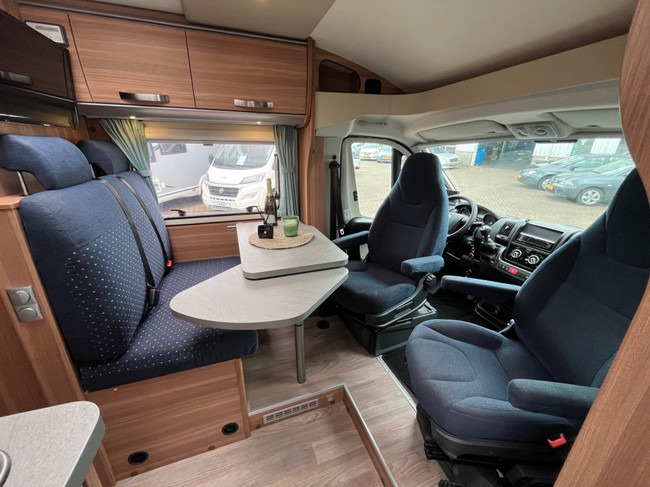 Weinsberg Caracompact R57 Airco Cruise Einzelbetten Solarpanel 64.416km Foto: 13