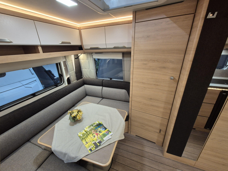 Knaus Sudwind 60 Years 500 EU Met luifel en vloerverw.  foto: 14