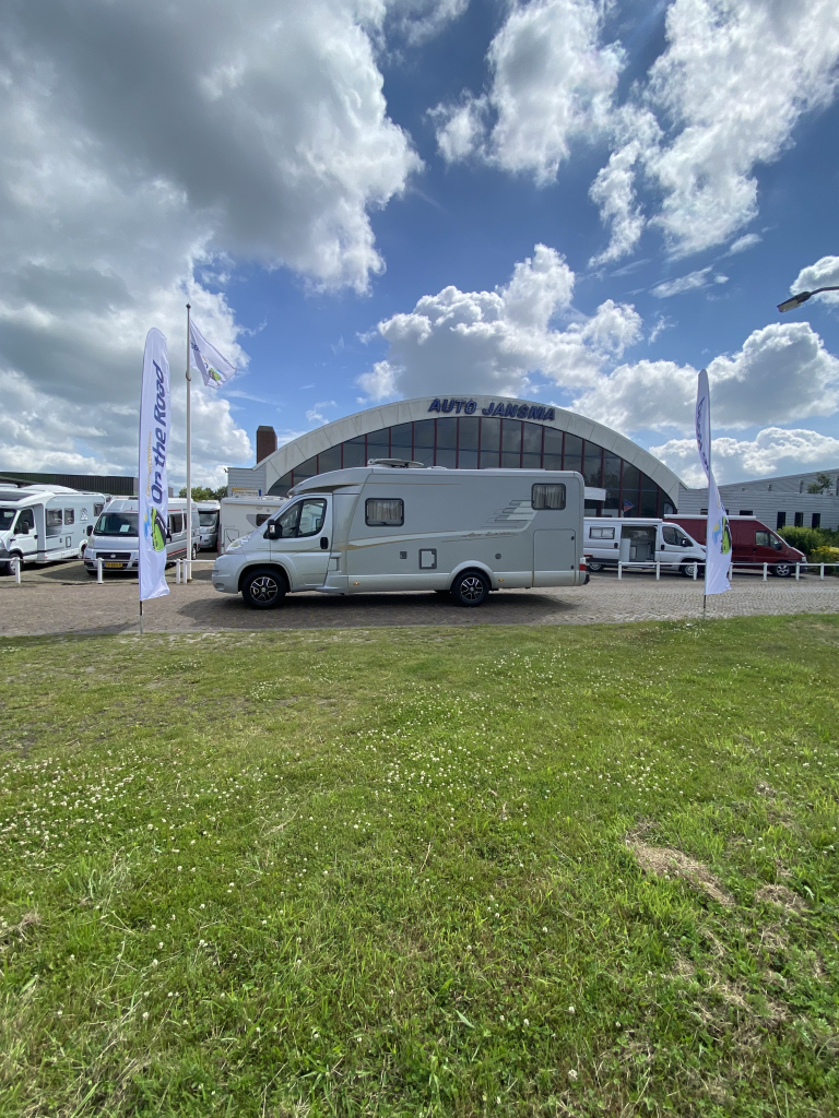 Hymer T 674 SL 2.3 MultiJet 160 CV, Semi-integral, 2 camas individuales, Aire acondicionado de motor, Antena parab&oacute;lica autom&aacute;tica, etc. A&ntilde;o 2011 Camper Centrum On the Road en Noorderringweg 4 en Marum. foto: 27