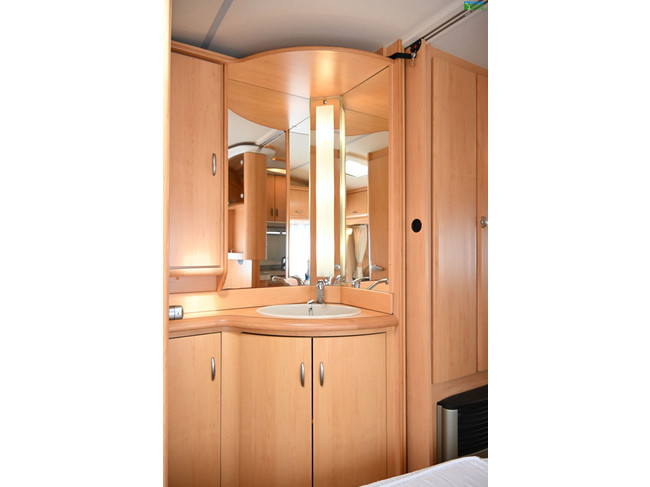 Hobby De Luxe 460UFe photo: 17