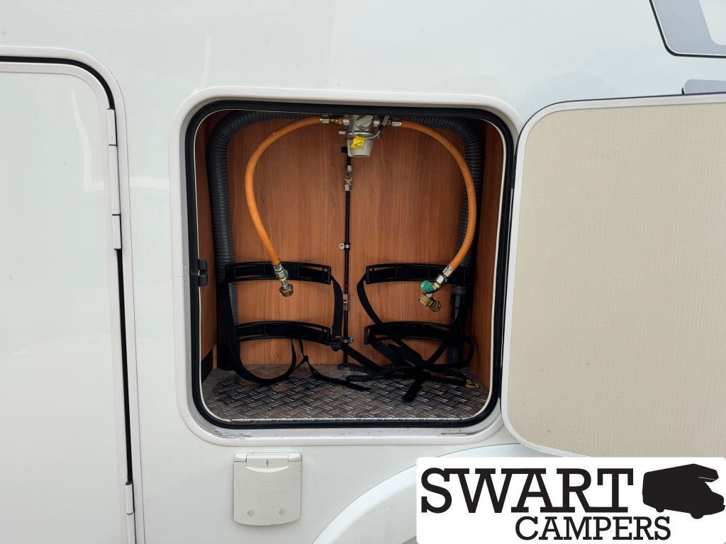 Hymer Tramp T 578 CL, single beds photo: 23