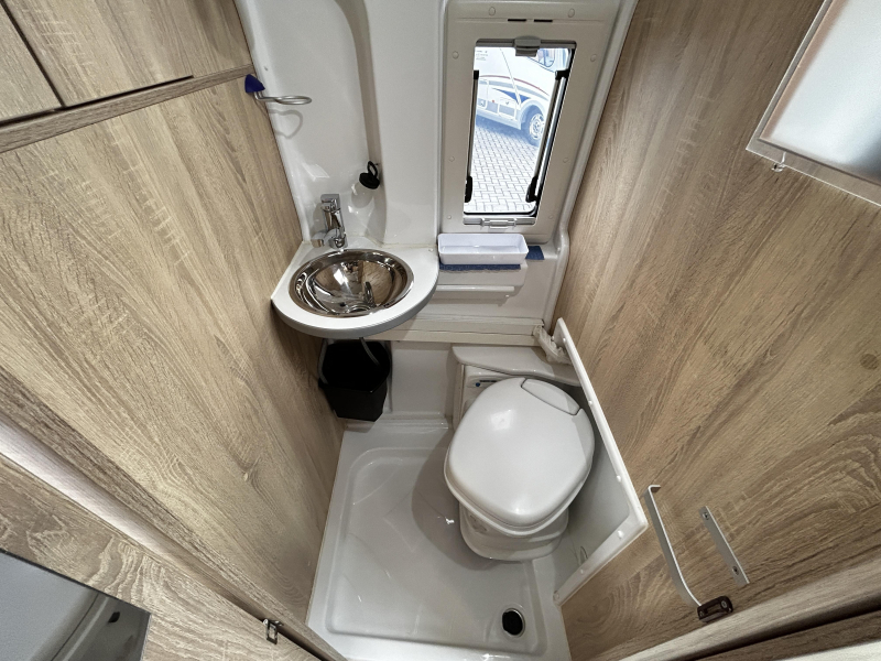 Clever Tour 540 2016/Euro-5/Cama transversal/5.4M foto: 12