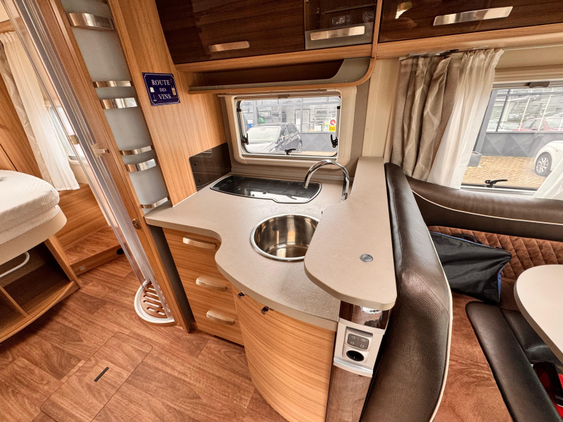 Knaus Sun Ti 700 LX Premium con cama Queen foto: 8