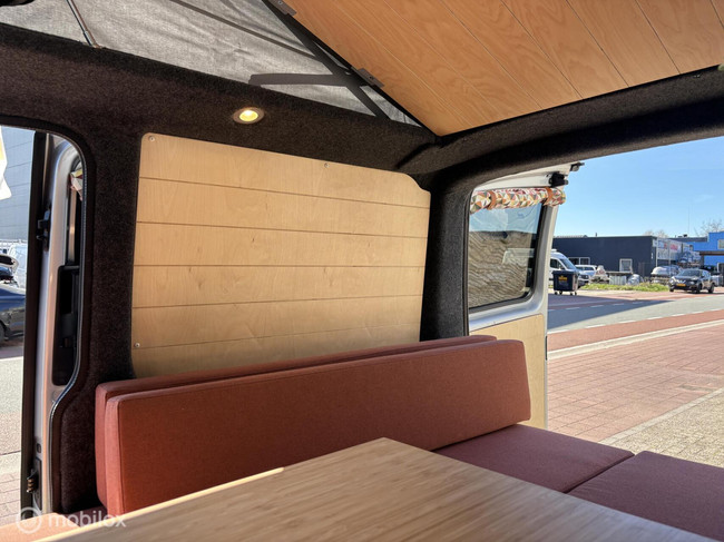 Volkswagen T6 2019 Nevada L1H1 zweifarbig Foto: 15