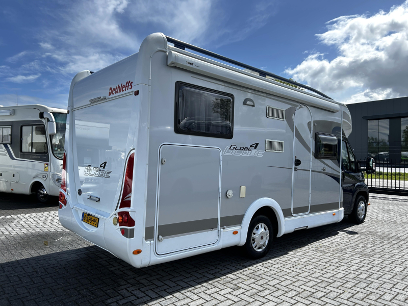 Dethleffs Globe4 T 6471-4 Querbett/Hubbett/2010/7-m Foto: 2