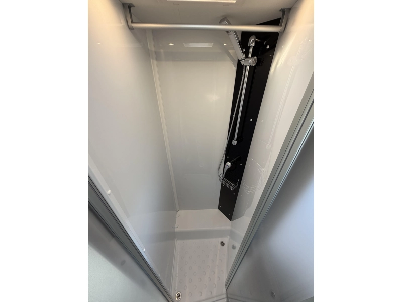 Dethleffs Trend 7057 EBL 2x Airco, XXL Garage photo: 17