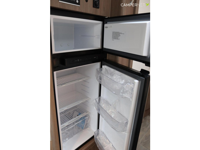Carado T447 140 PS Automatik | Pro+ Paket | Hubbett | L&auml;ngsbetten | Separate Dusche | Markise | Neu ab Lager lieferbar | Foto: 16