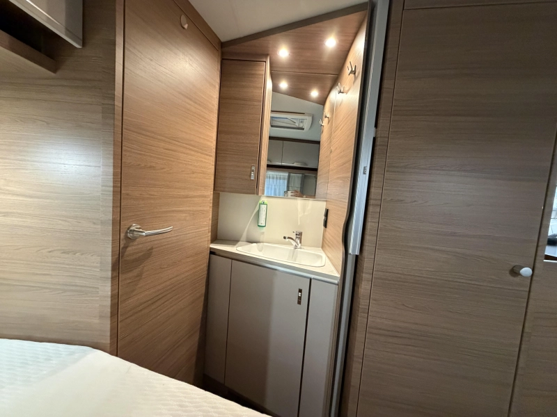 Knaus Sport 450 FU voortent opblaasbaar - FD  foto: 18