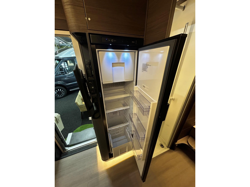 Adria Sonic Supreme 700 DL Automaat 180 PK  foto: 12