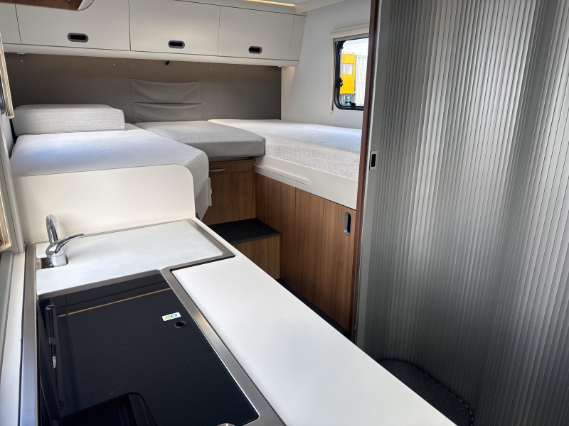 Sun Living S 70 SL Camas longitudinales cama abatible foto: 16