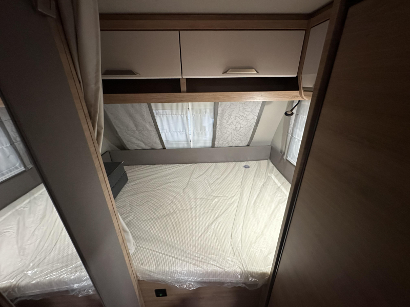 Knaus Sudwind 420 QD grote koelkast | A69  foto: 13