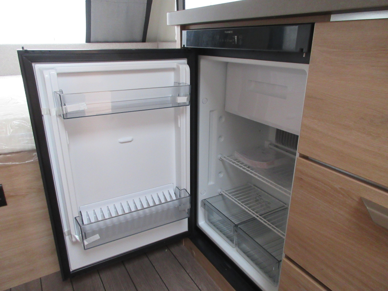 Knaus Sudwind Black Selection 420 QD COMPACT EN GROTE KEUKEN ! Foto: 8