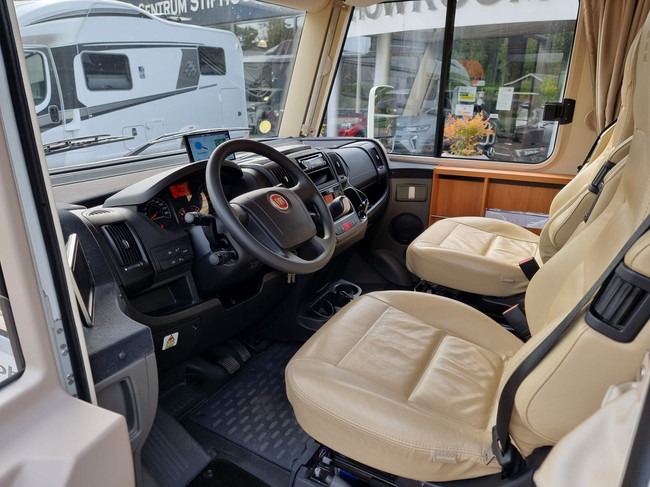 Hymer Exsis 678 | Autom&aacute;tico | Euro-6b | Camas individuales | Cama abatible | C&aacute;mara | Navegaci&oacute;n | &iexcl;Excelente estado! foto: 22