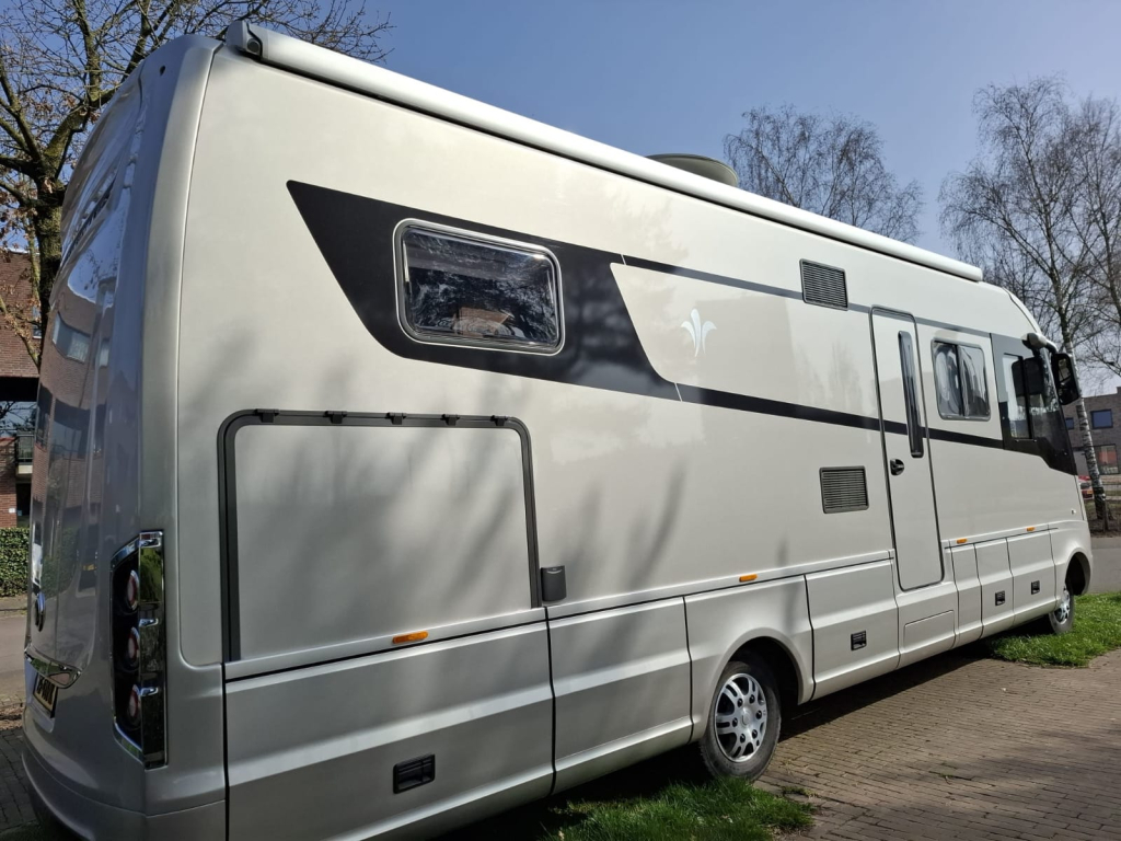 Niesmann bischoff Flair 880 LE foto: 1