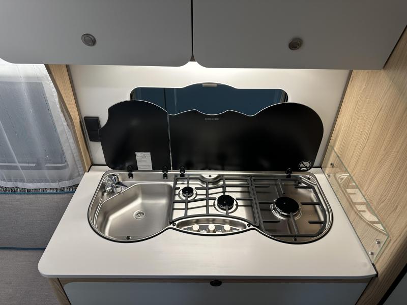 Dethleffs Aero 470 FR fransbed / rondzit | A69  foto: 7