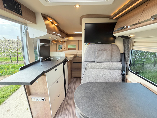 Malibu 600 LE Automaat Diesel/Elek. Verwarming/Solar/Trekhaak/Gasalarm/160PK/Lengtebedden/10” Navi/Vol opties! 2023 foto: 8