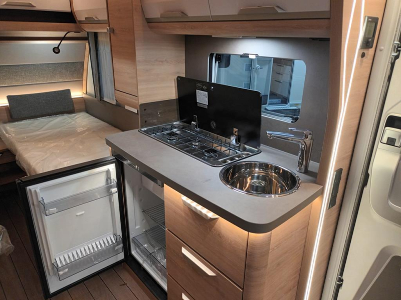 Knaus Sudwind Black Selection 460 EU photo: 4