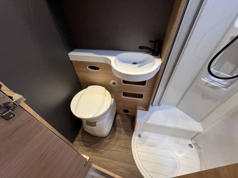 Knaus L!ve Wave 700 MEG  foto: 16