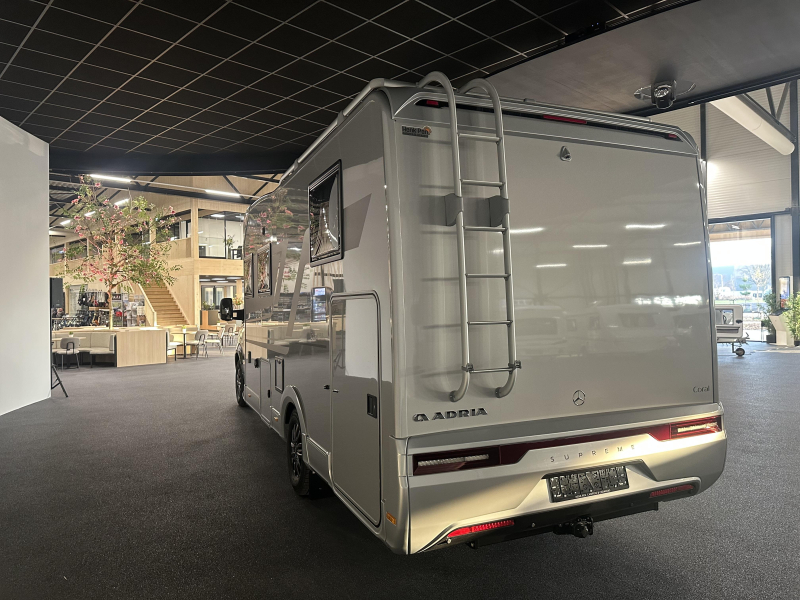 Adria Coral Supreme MB 670 DL LED / dakairco / automaat  foto: 5