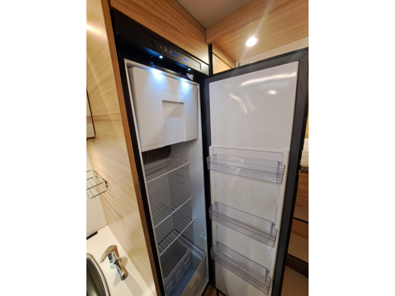 Dethleffs Globebus T 6 Sch&ouml;n kompakt + Kleiderschrank Foto: 8