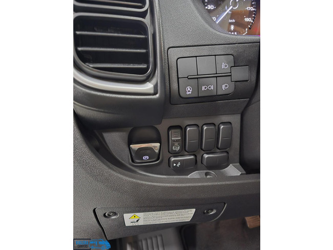 Hymer Yosemite 600 * Automaat* Lengtebedden*6-meter* foto: 9