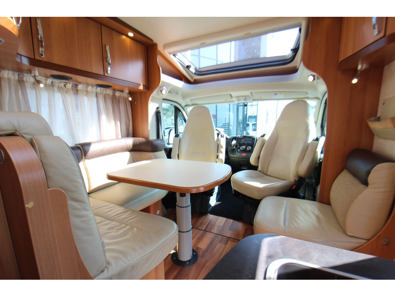 Hymer T 674 Enkele bedden - 2x airco  foto: 17