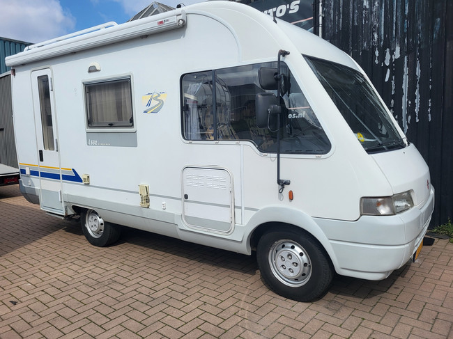 Fiat 230 2.8jtd Bürstner Top staat veel ruimte foto: 23
