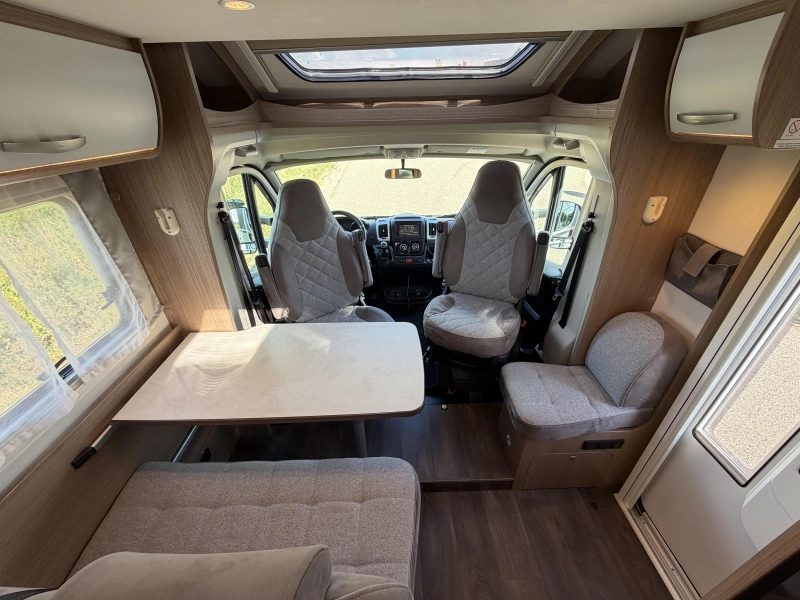 Carado Clever Edition 338 T Litio, 180CV Heossafe foto: 4