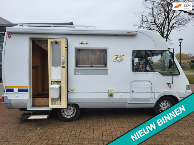 Fiat 230 2.8jtd Bürstner Top staat veel ruimte