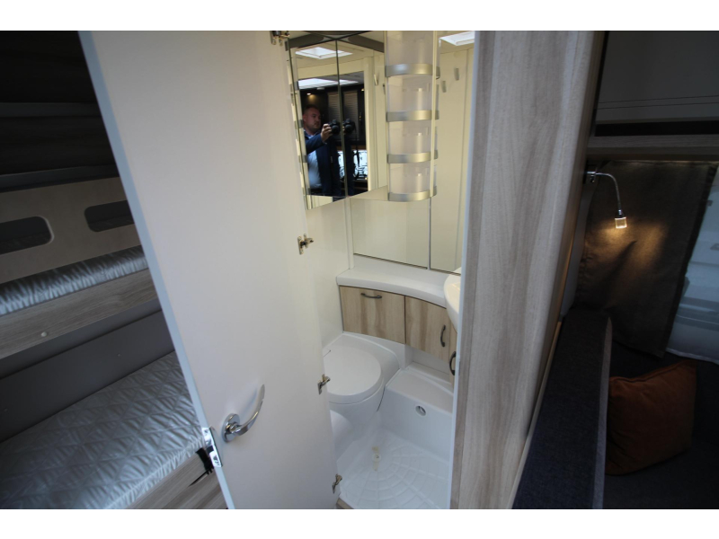 Hobby De Luxe 490 KMF Stapelbedden!  foto: 14