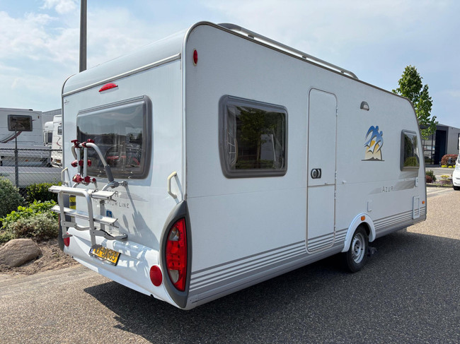 Knaus Azur NL-Premium line | Caravanmover | Fietsenrek | | Douche | 3-Pits gasfornuis | Koelkast + vriesvak foto: 4