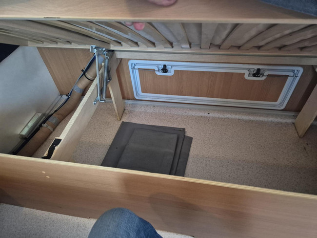 Knaus Sport 500EU enkele bedden, mover, schotel, airco VOL foto: 9