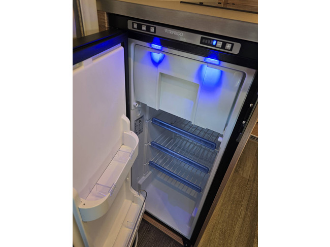 Weinsberg X-CURSION 500 MQ EDITION PEPPER 150 PK AUTOMAAT SLECHTS 12.142 KM !! APPLE CAR PLAY ANDROID AUTO ADAPTIVE CC TV + SATELLIET STOELVERWARMING DRAAISTOELEN foto: 12