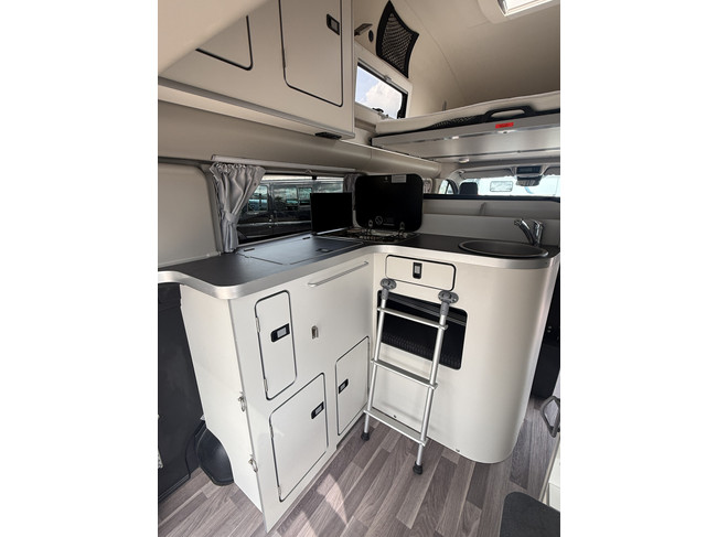 Ford Nugget plus techo alto Westfalia autom&aacute;tico 170 cv 4 plazas aire acondicionado c&aacute;mara control de crucero llantas de aleaci&oacute;n gancho de remolque desmontable pdc d/t foto: 21