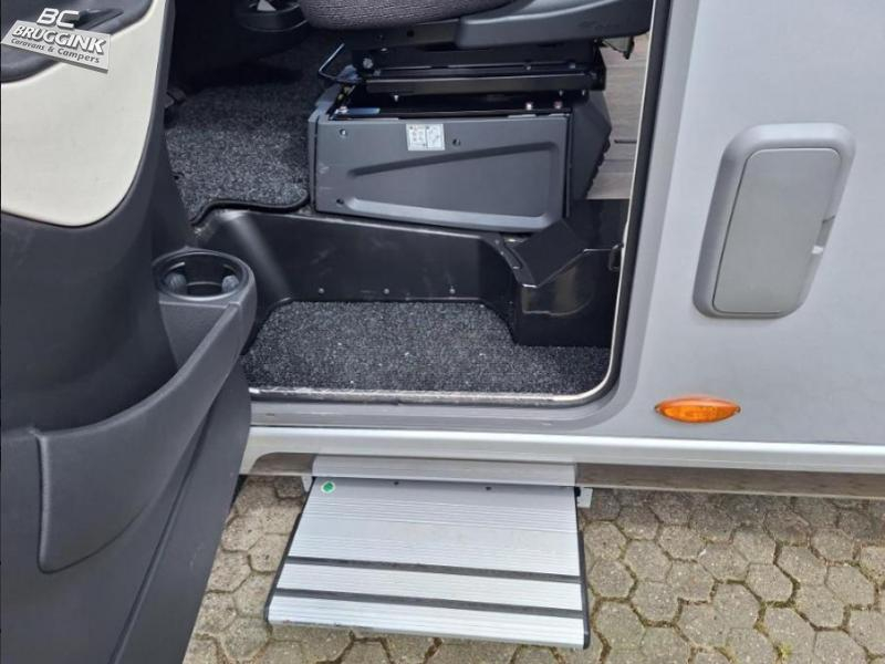 Hymer Exsis-I 580 PURE ENKEL BED 214CM + HEFBED  foto: 18