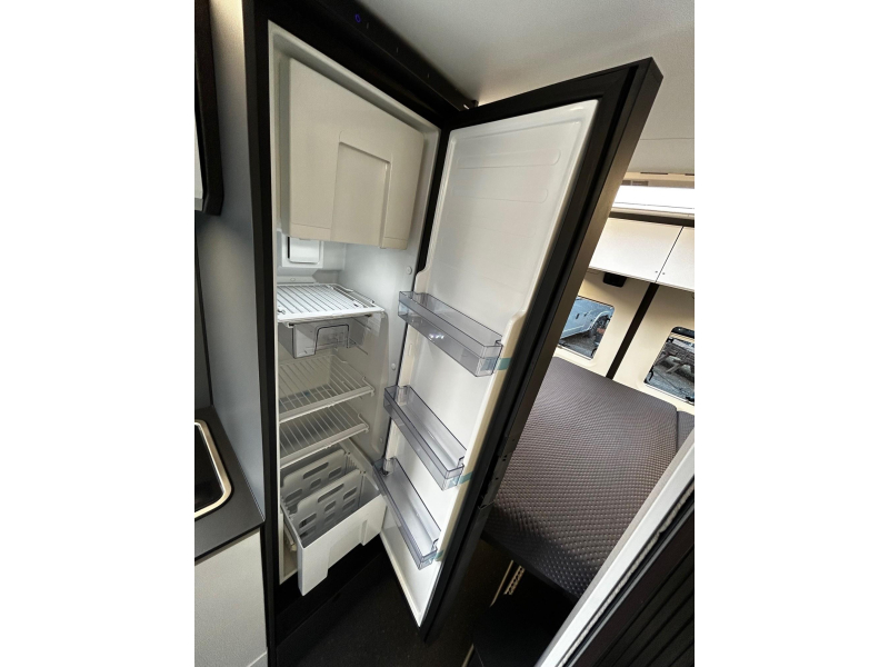 Adria Twin Supreme 600 SPB Truma dieselkachel Luifel  foto: 13