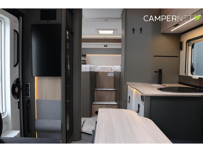 Hymer GT-S 685 170pk Automaat | Face to Face | Oven | Dieselverwarming | Winterpakket | Gescheiden Douche | Lengtebedden | Nieuw uit v foto: 9