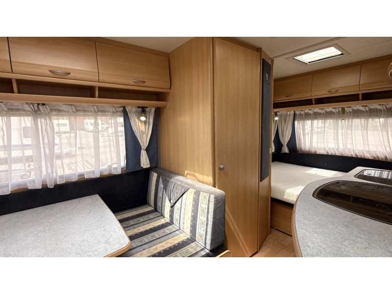 Dethleffs Camper 440 DB Zugsitz Festbett Toilette Foto: 5