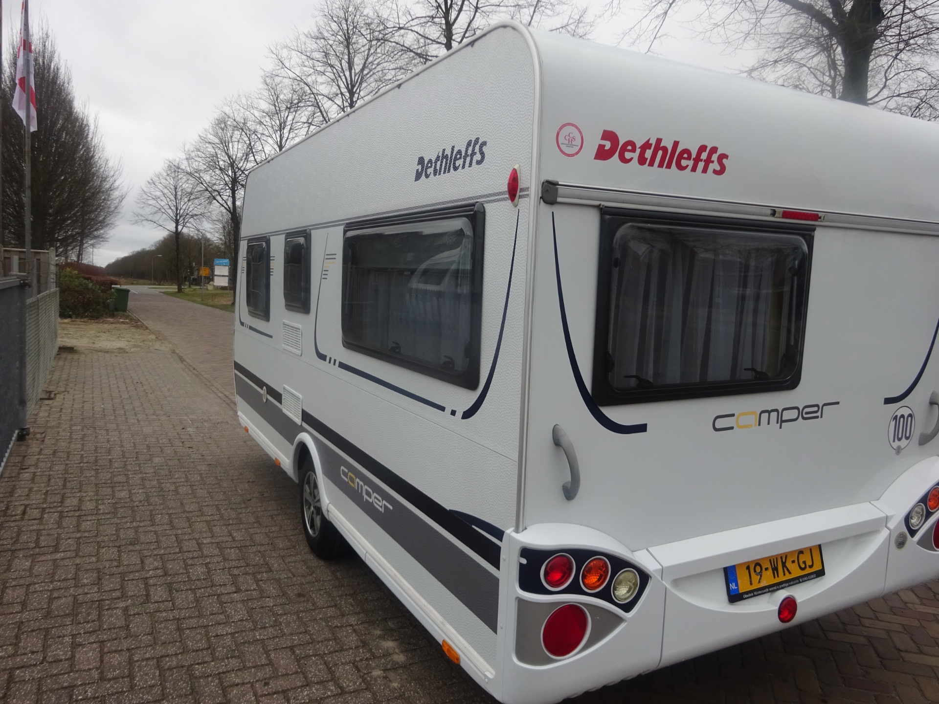 Dethleffs Camper 440DB Met Mover foto: 6