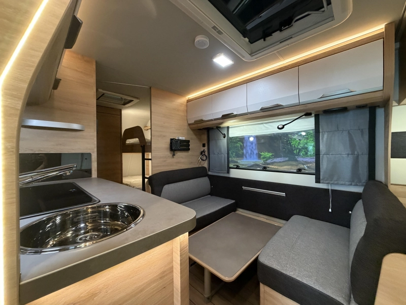 Knaus Sudwind Black Selection 500 QDK Etagenbett / Querbett Foto: 7