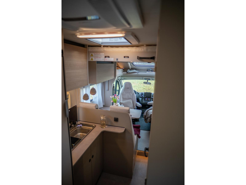 LMC Tracer 690EL modelo 2027 camas individuales foto: 7