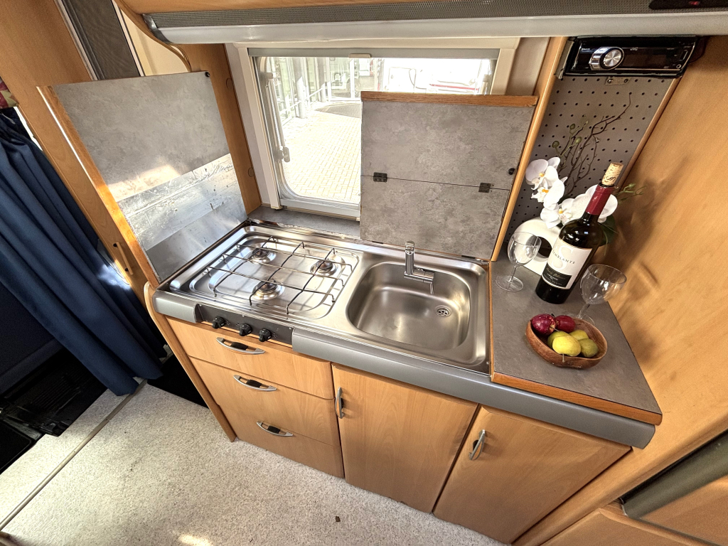 Hymer Swing 622 QUERBETT + HUBBETT INZAHLUNGSNAHME-SCHN&Auml;PPCHEN! EBENERDIG Foto: 7