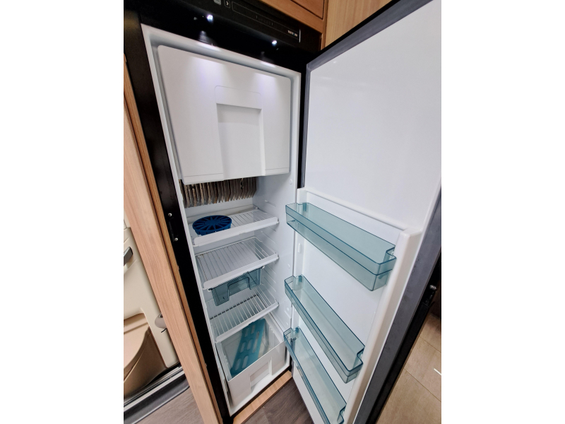 Adria Coral 670 DL Supreme photo: 13